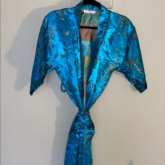 Sirulyi robe - Picture 1 of 8